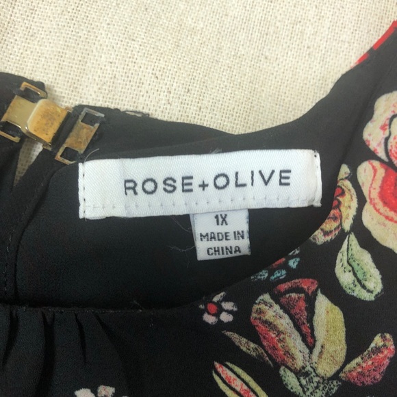 Floral and Peacock Sleeveless Blouse - Picture 5 of 9